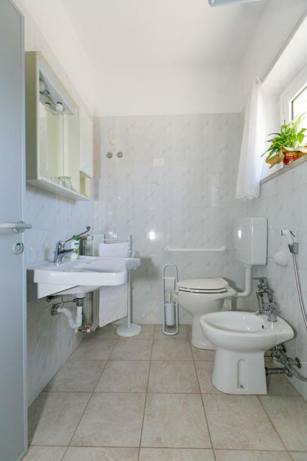 Agriturismo Case Nuove คาสเตลลินา มาริตติมา ภายนอก รูปภาพ