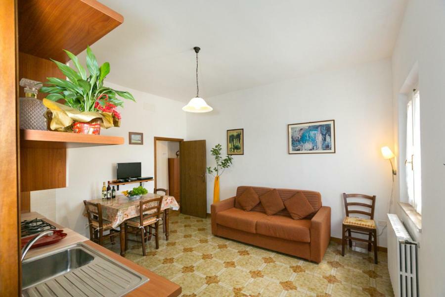 Agriturismo Case Nuove คาสเตลลินา มาริตติมา ภายนอก รูปภาพ