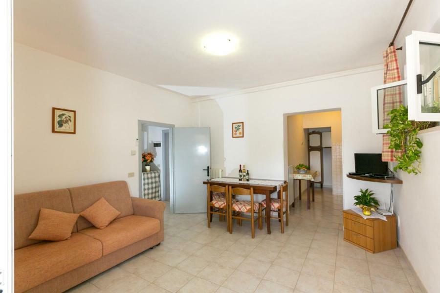 Agriturismo Case Nuove คาสเตลลินา มาริตติมา ภายนอก รูปภาพ