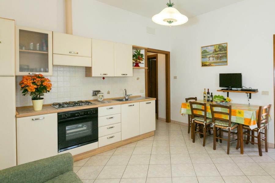 Agriturismo Case Nuove คาสเตลลินา มาริตติมา ภายนอก รูปภาพ