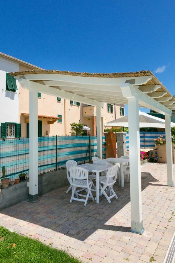 Agriturismo Case Nuove คาสเตลลินา มาริตติมา ภายนอก รูปภาพ